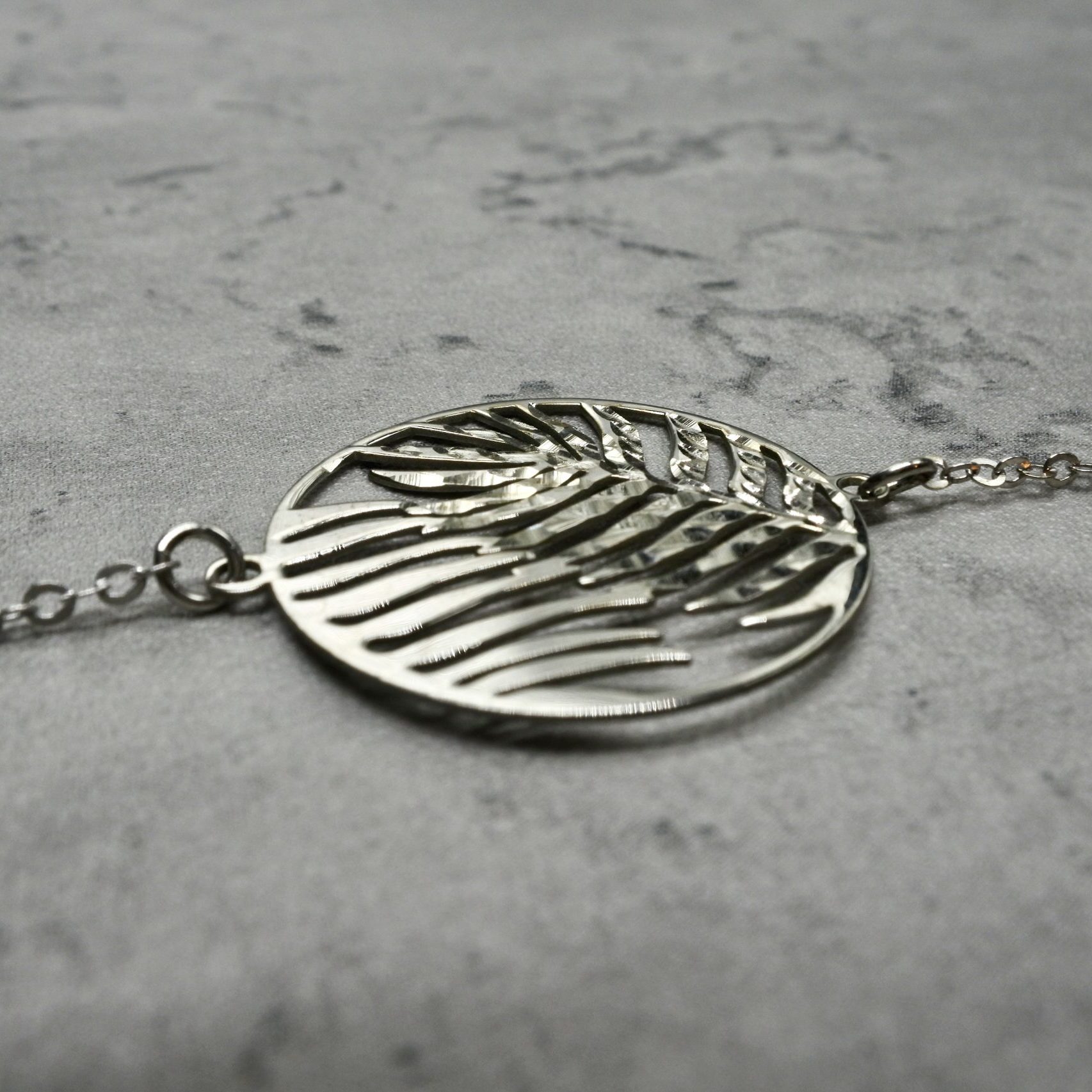 Leaf bracelet silver