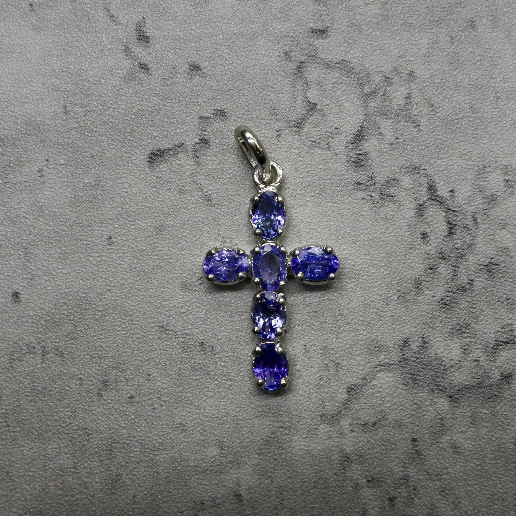 Cross tanzanite silver