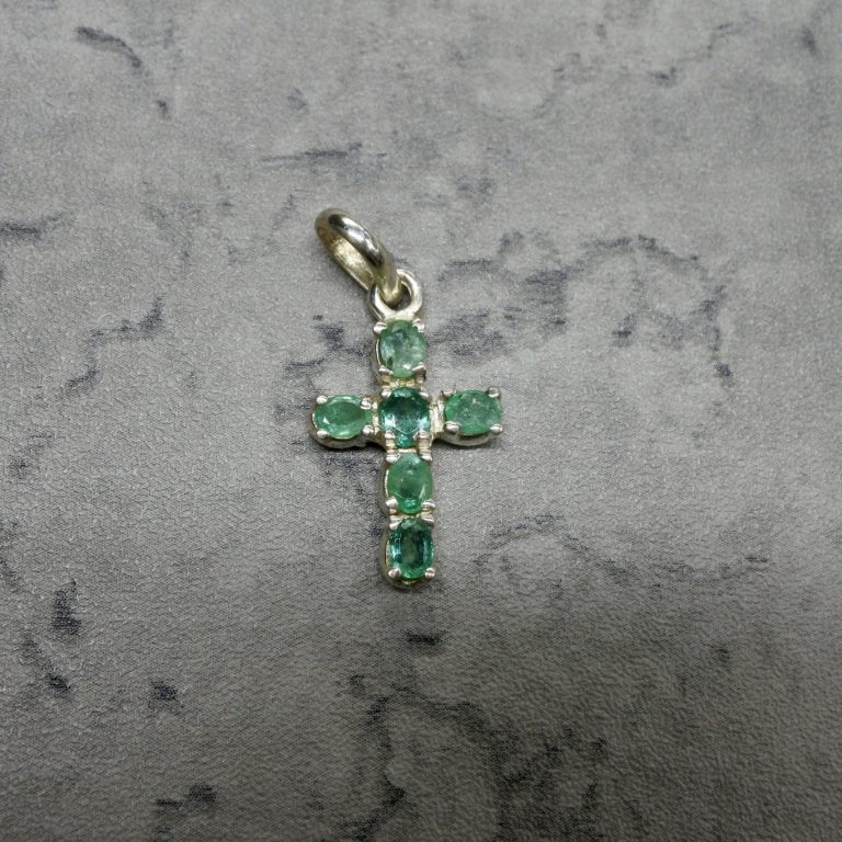 Cross emerald silver