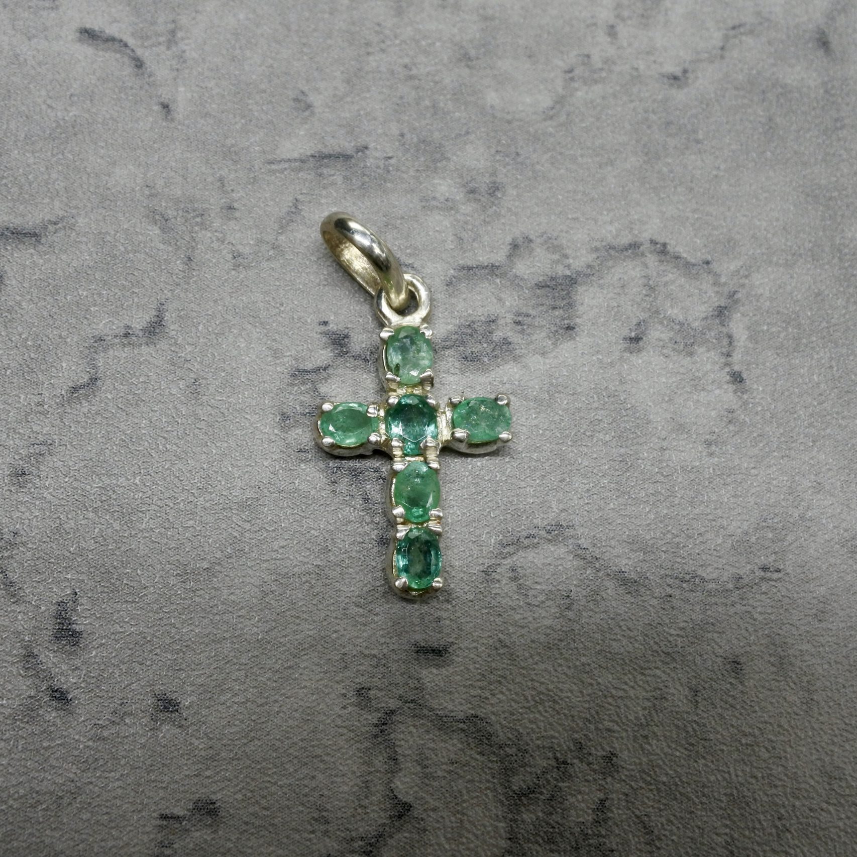 Cross emerald silver