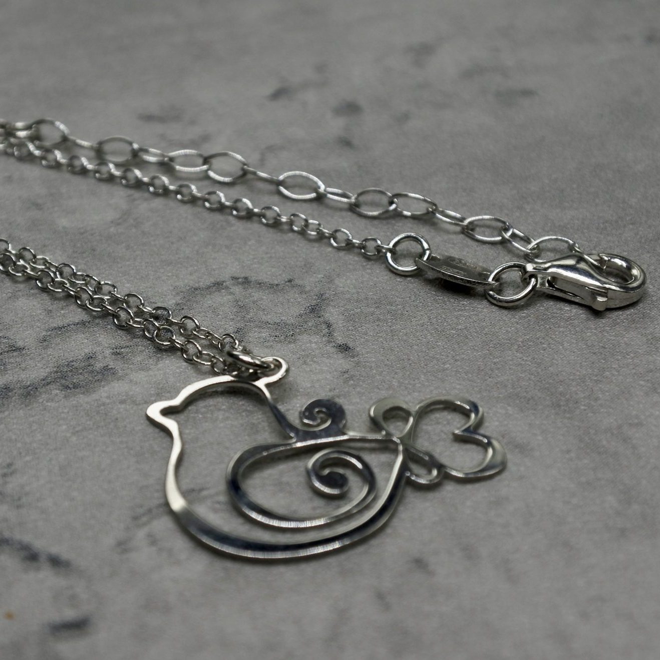 Bird with chain silver
