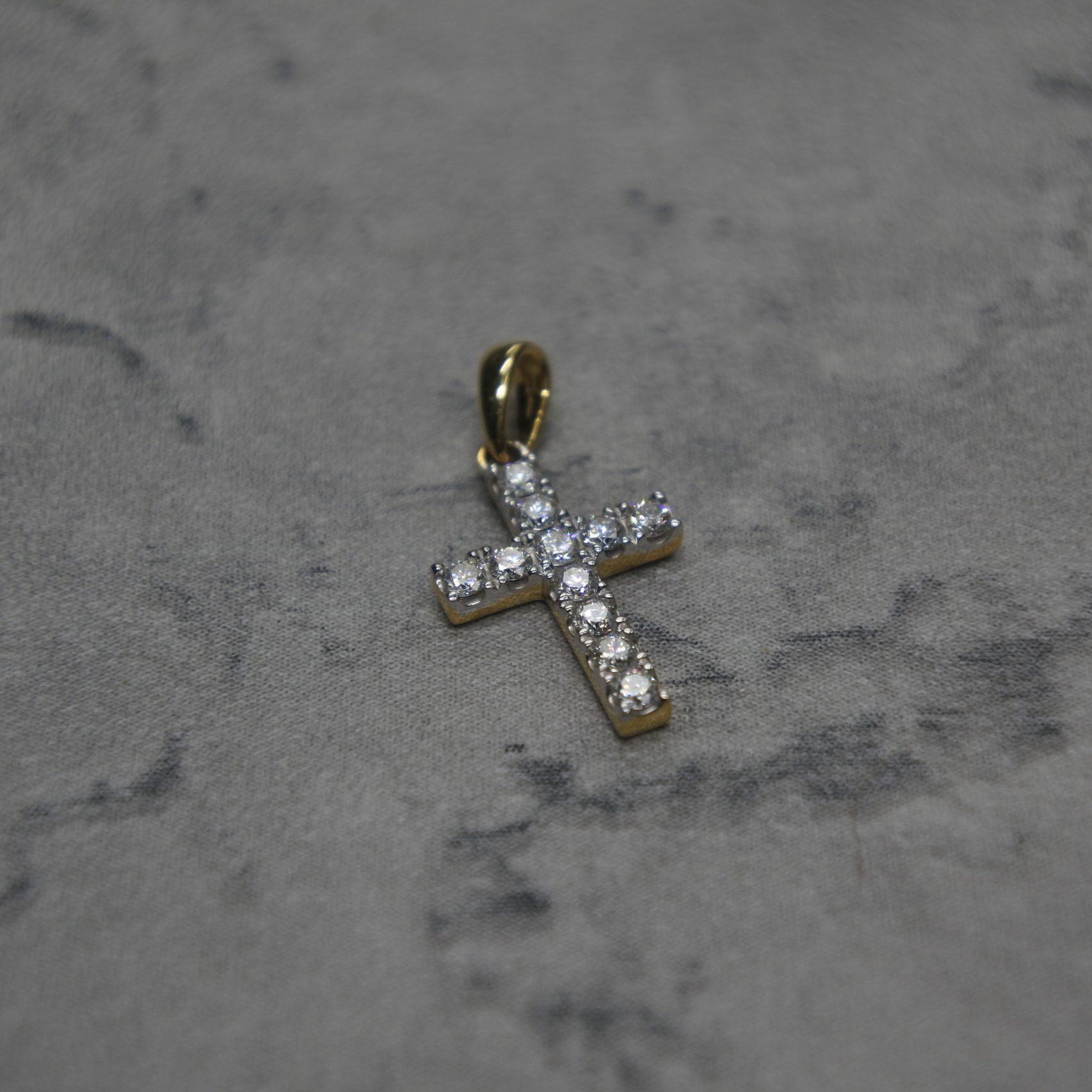 Diamanten Kreuz Anhänger
