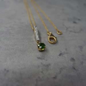 Anhänger mit Kette